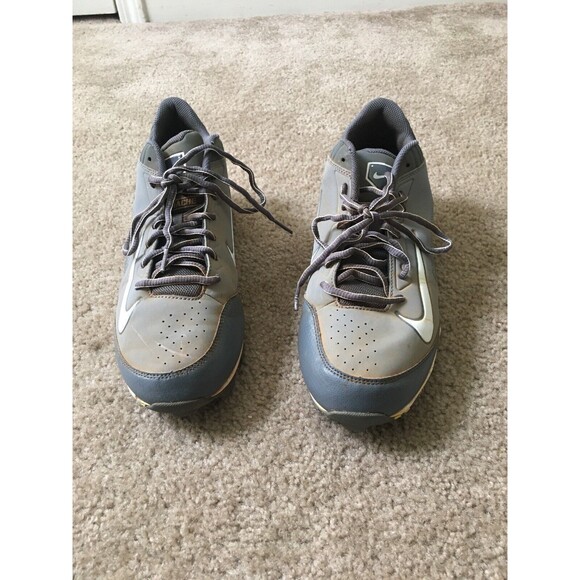 Athletic_Shoes